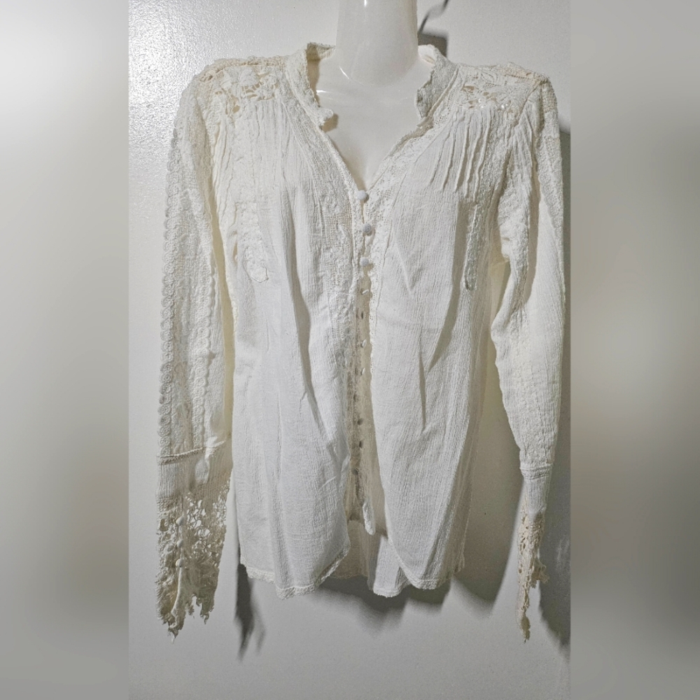 Eli+Ali Beautiful one of  a kind, embroidery, off white, cotton, Button Up sz XS